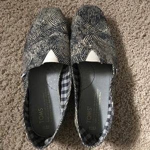 Swirly Navy and Cream Toms Shoes