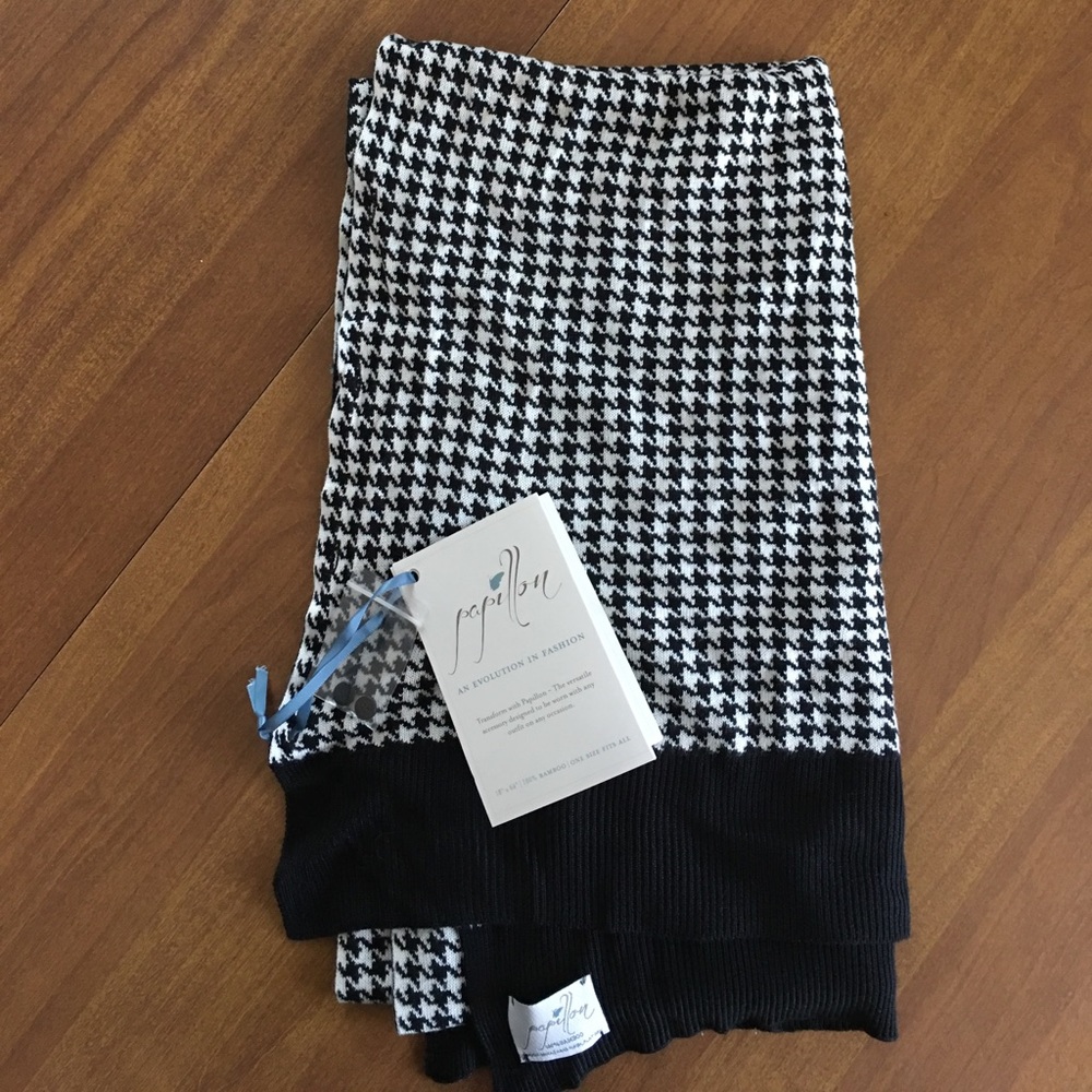 Papillon bamboo scarf