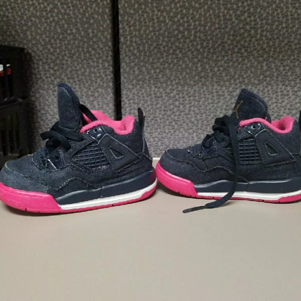 Girls Jordan Retro 4 sneakers denim and pink