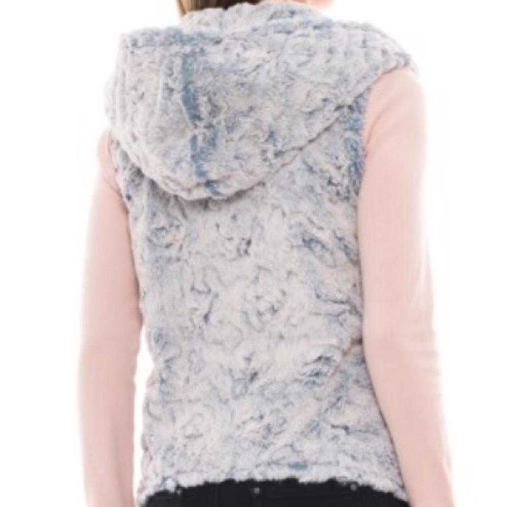 Fur vest with hood in Chambray by Dylan - Picture 2 of 6