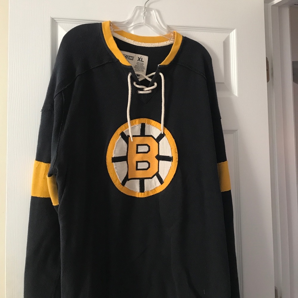 CCM bruins sweater w/ tie