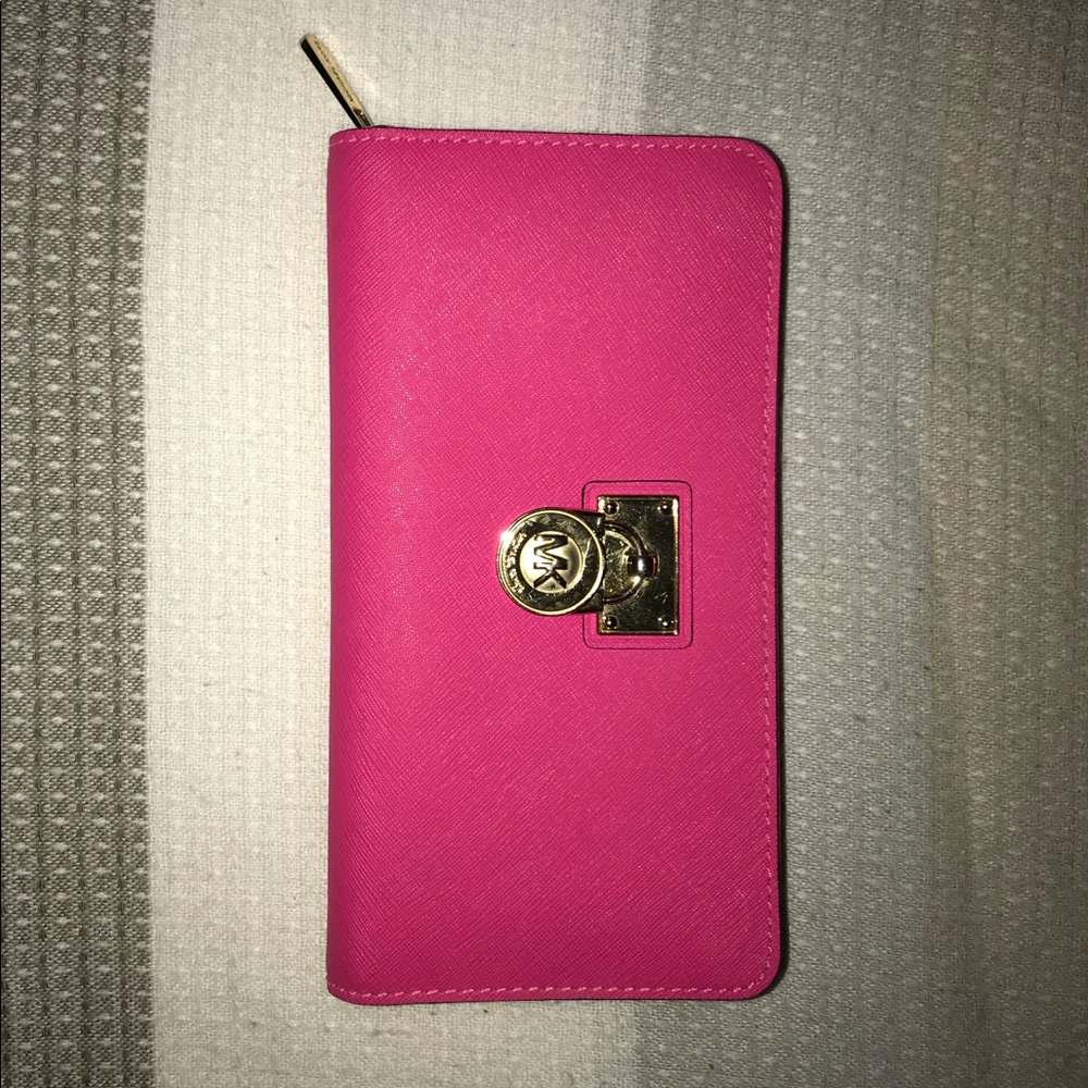 Michael kors wallet