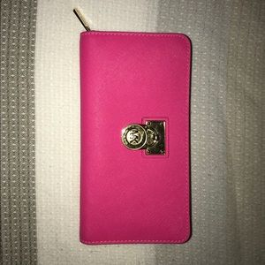 Michael kors wallet