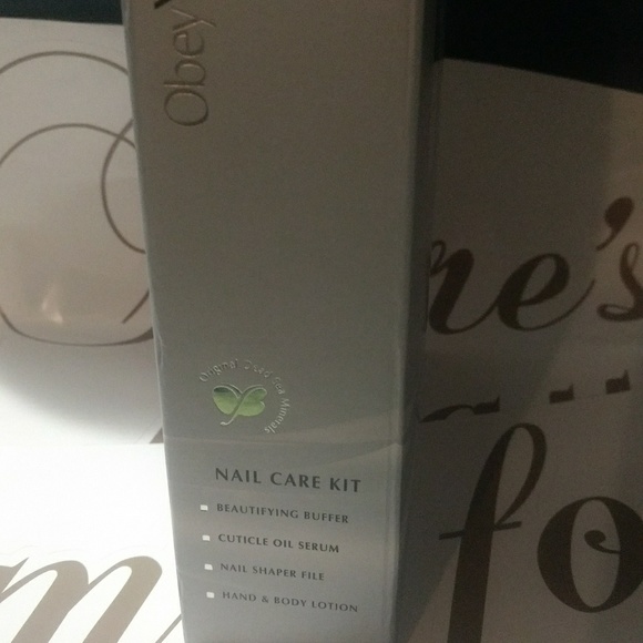 Obey Your Body Ocean Nail Care Kit - Picture 2 of 8