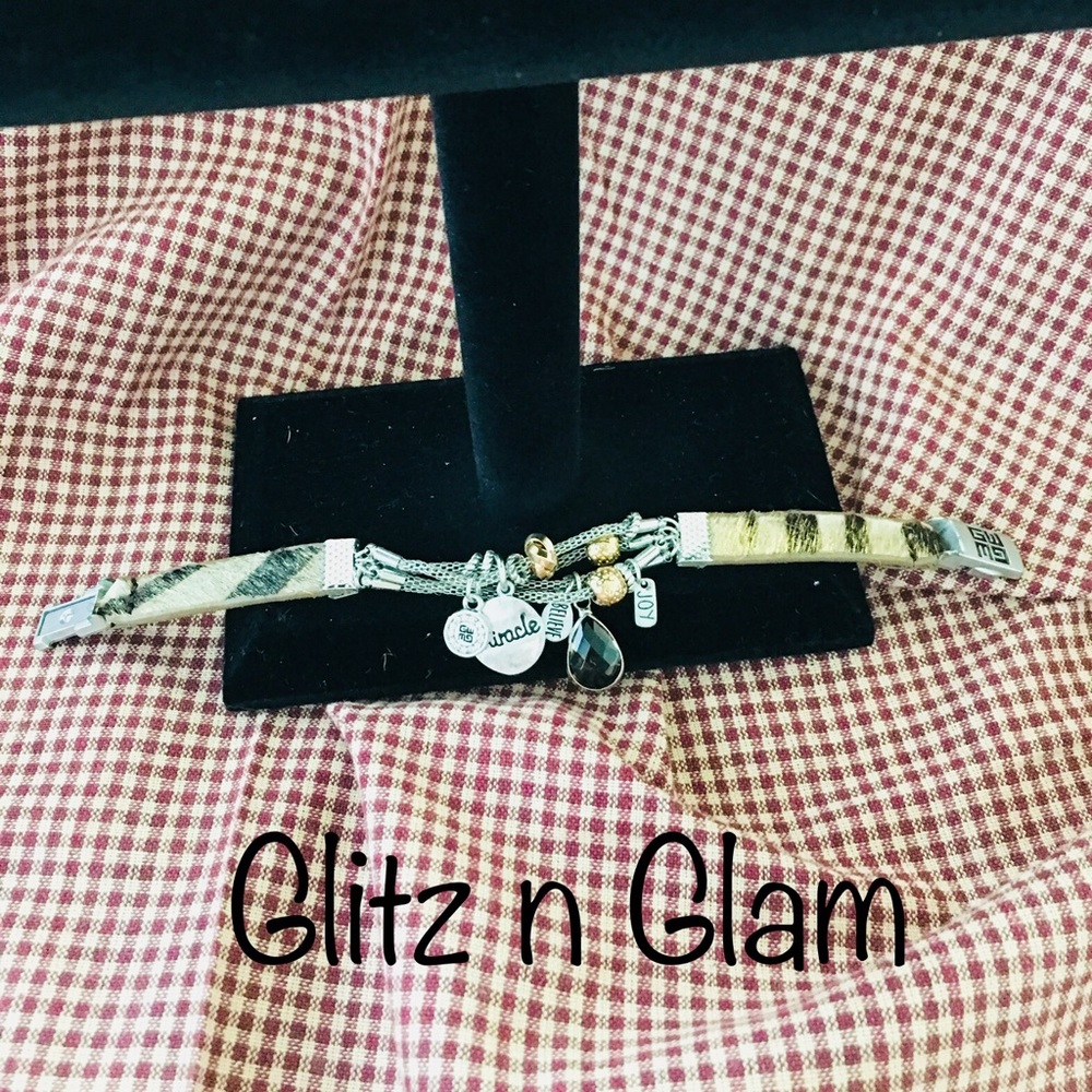 ๐จ ONLY ONE LEFT ๐จ........BRACELET - Picture 2 of 8