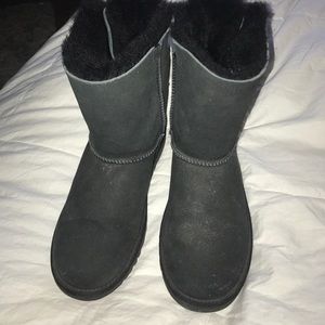 Black bailey bow uggs