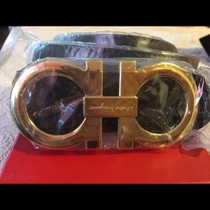 Black  leather Ferragamo belt huge buckle 4.5”
