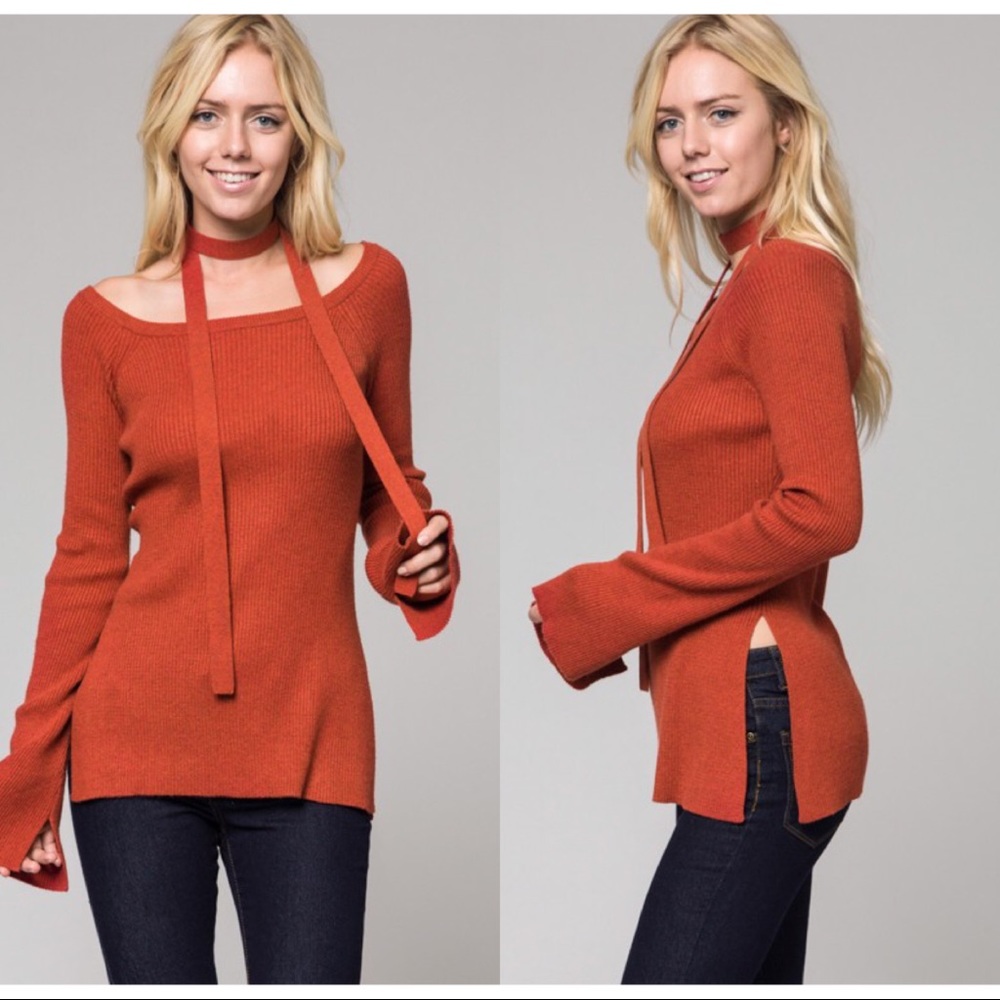 Red Boat neck sweater with tie