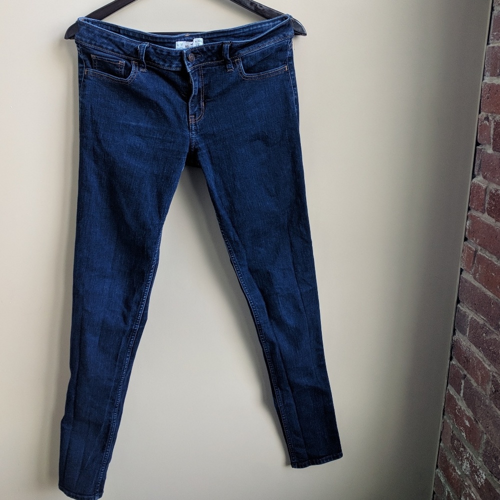 Hollister Dark Wash Skinny Jeans EUC 11R