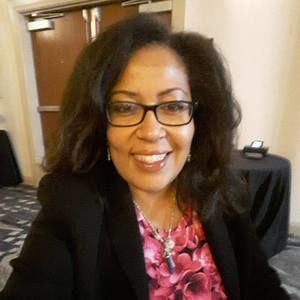 Meet your Posher, Dina