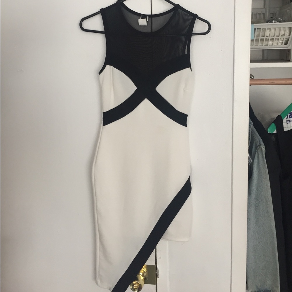 Body con dress - Picture 2 of 3