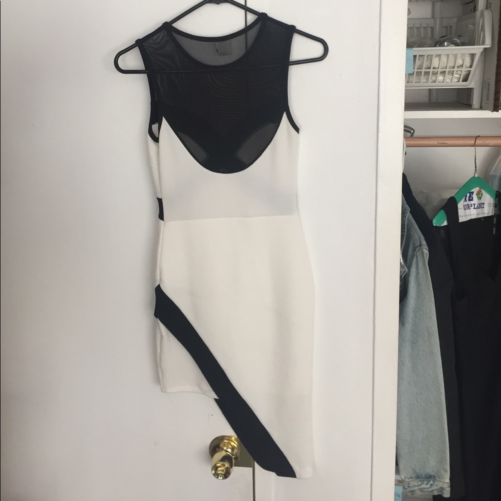 Body con dress - Picture 3 of 3
