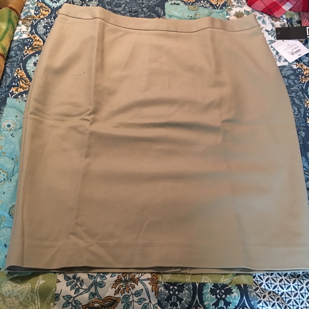 NWT Liz Claiborne pencil skirt.
