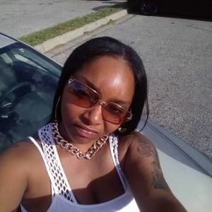 Meet your Posher, Latisha