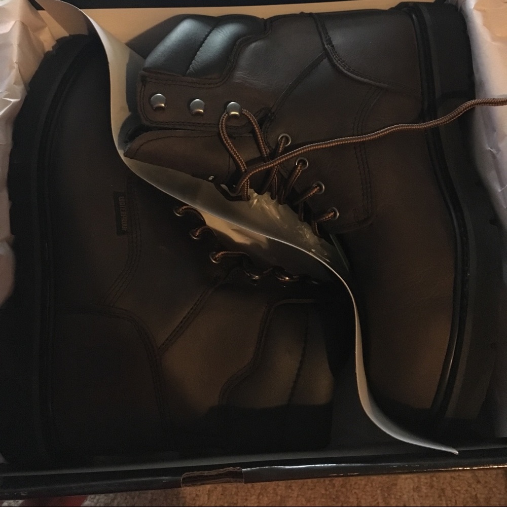 Men’s steel toe work boot