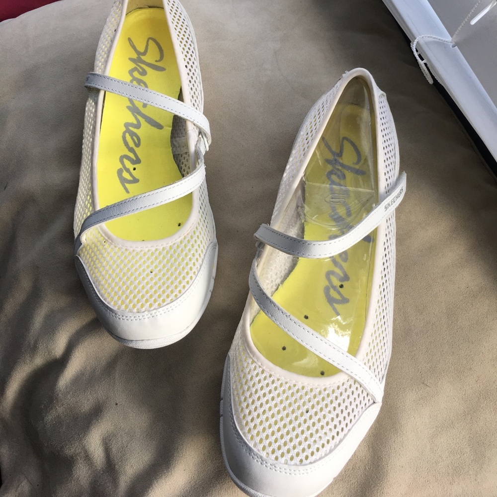 White Skechers