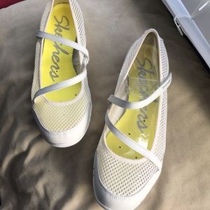 White Skechers
