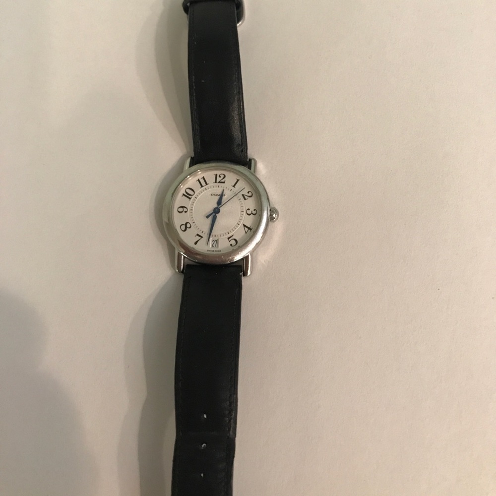 Men’s coach watch needs battery