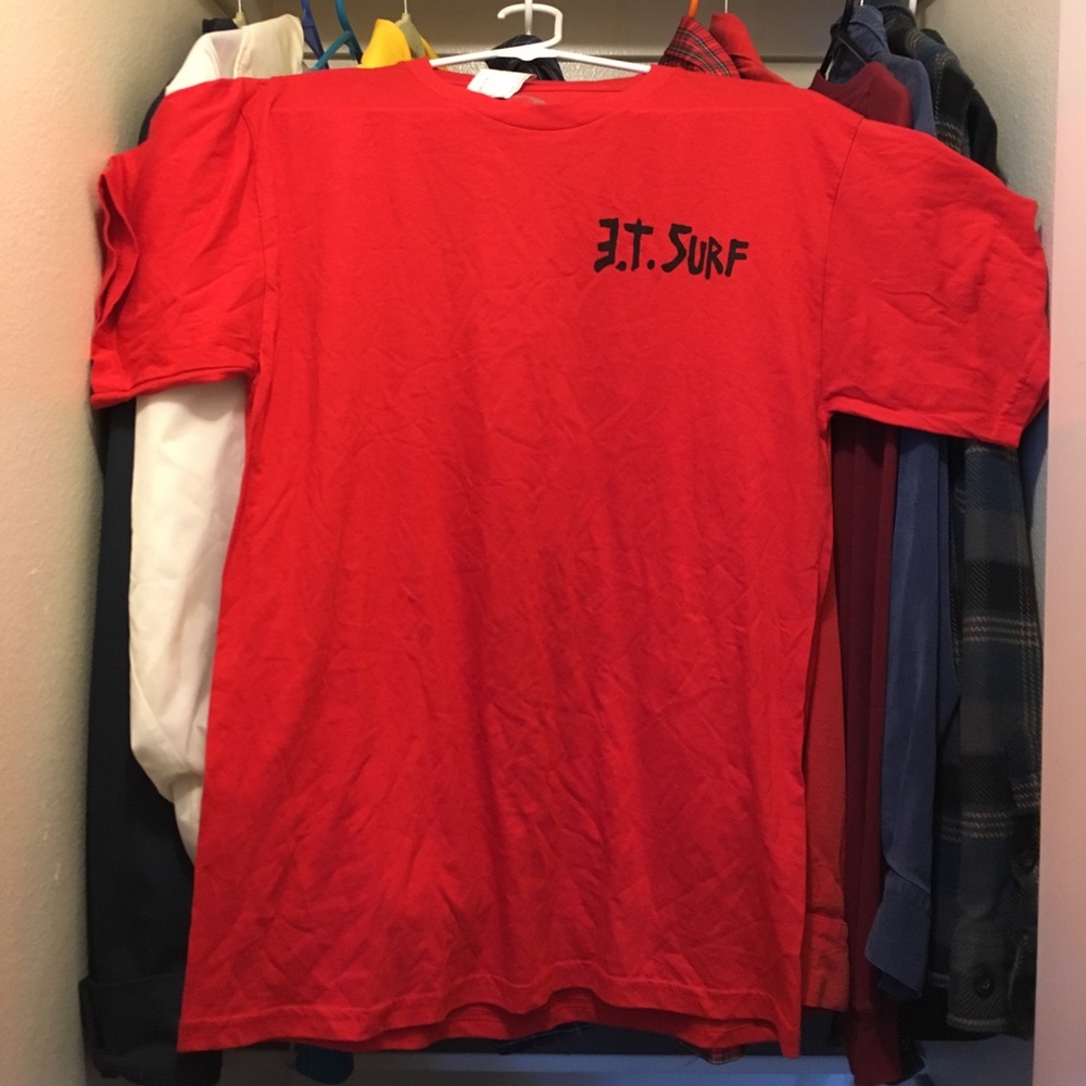 Red ET Surf T-shirt