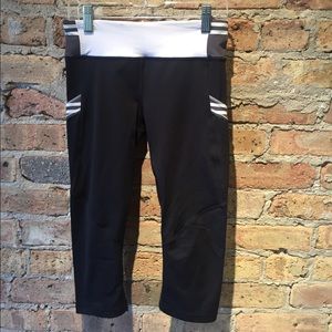lululemon athletica Pants - Lululemon black and white legging, sz 2, 55326 lululemon athletica Pants - Lululemon black and white legging, sz 2, 55326