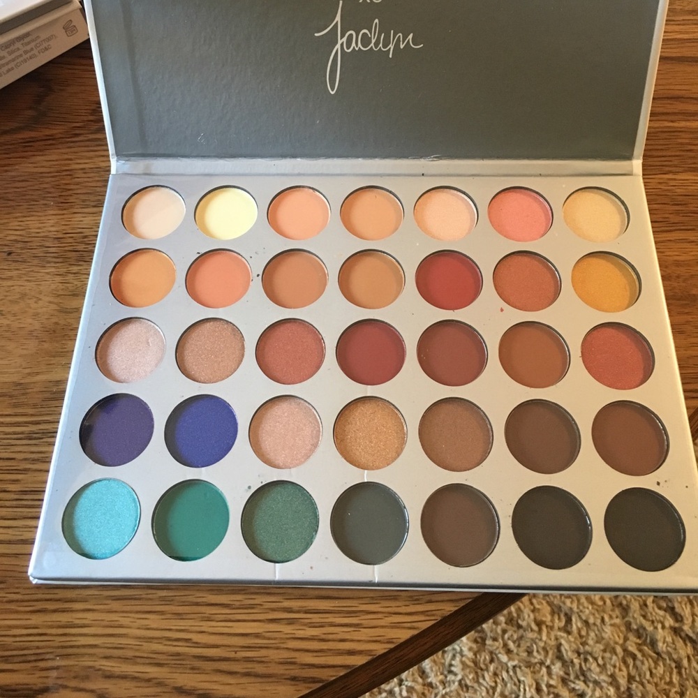 Jaclyn Hill Palette