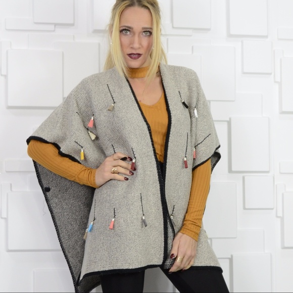 Poncho TASSEL DETAILED PONCHO SWEATER - Picture 3 of 4