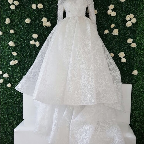 Kleinfeld Bridal wedding gown by Tony Ward Couture - Picture 1 of 6