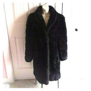36" long faux fur coat, made in USA. Size:L