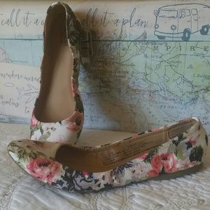 Women's floral flats