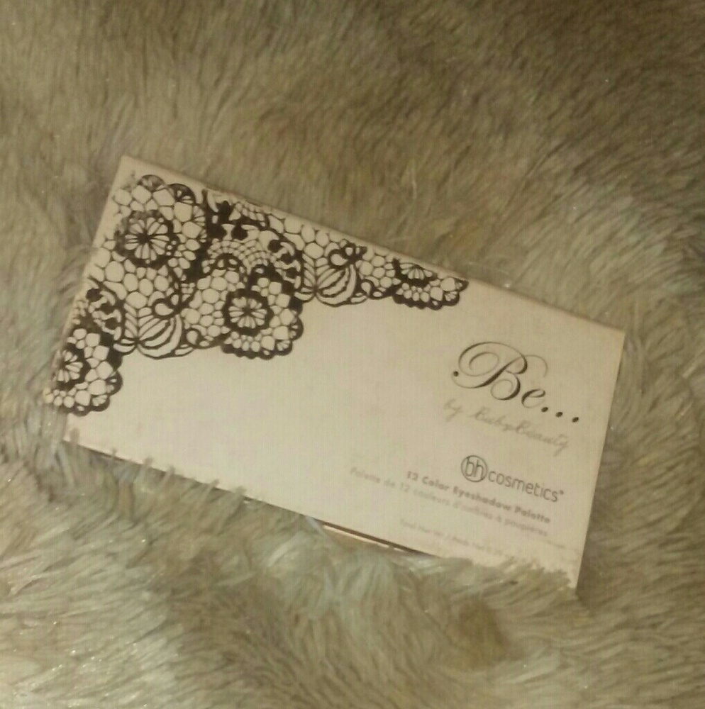 BH Cosmetics Be by Bubz Beauty eyeshadow palette.