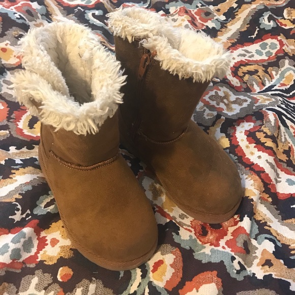 Toddler warm boots - Picture 1 of 3