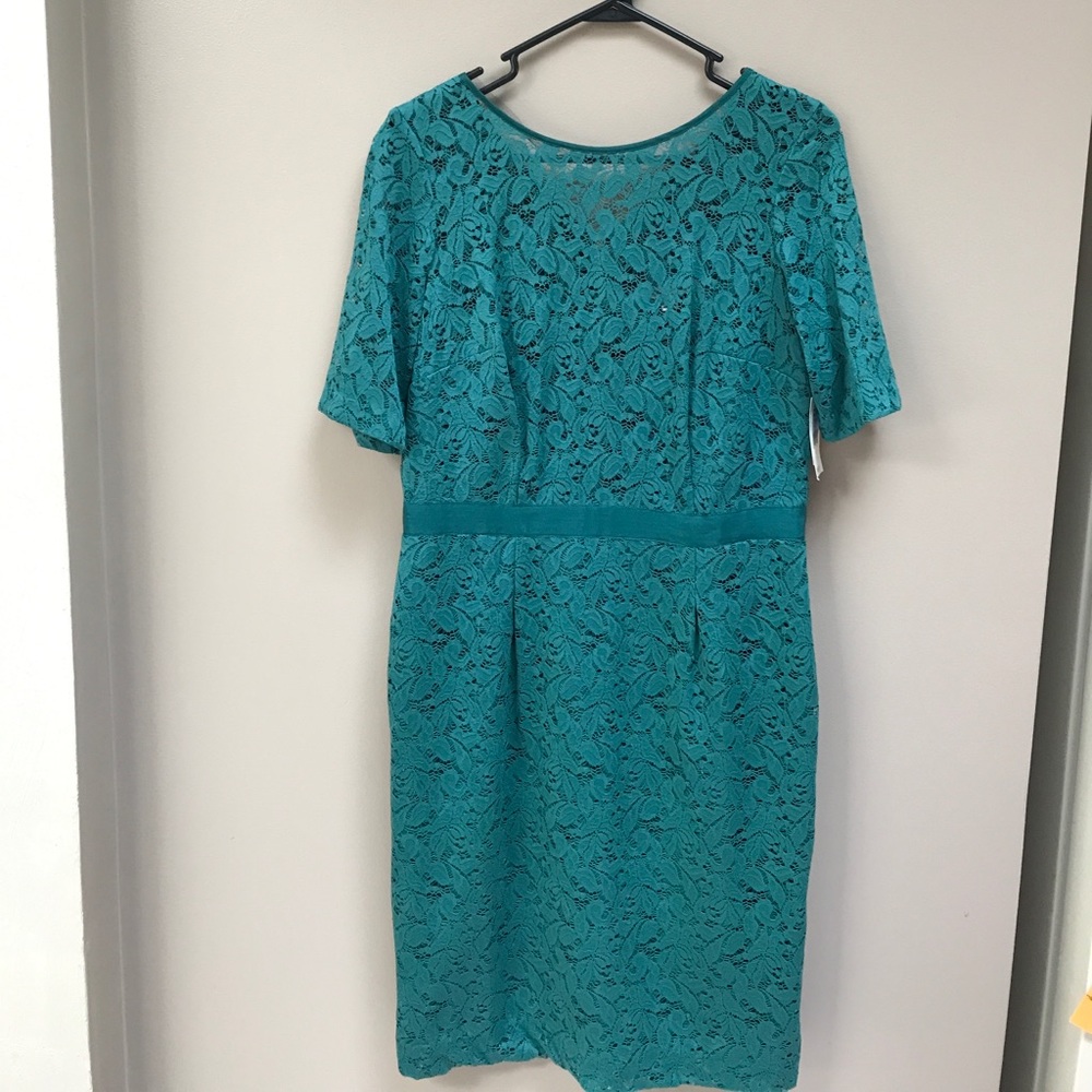 Danny & Nicole Green Lace Dress