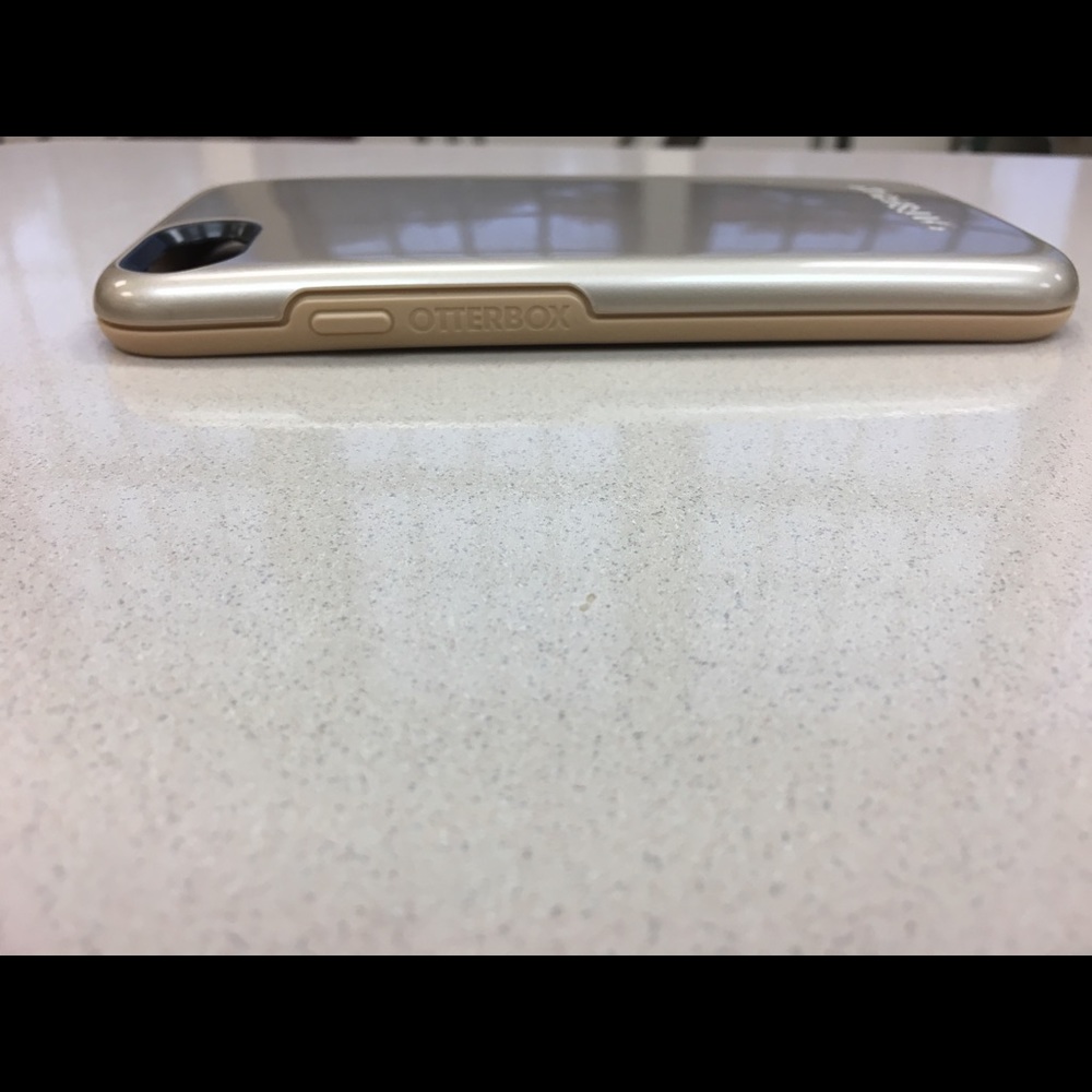 OtterBox Symmetry Series iPhone 7 Phone Case