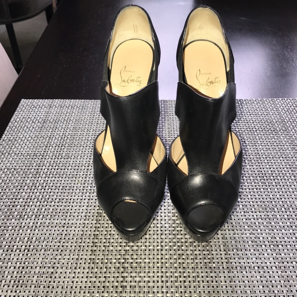 MAKE AN OFFER Christian Louboutin platforms