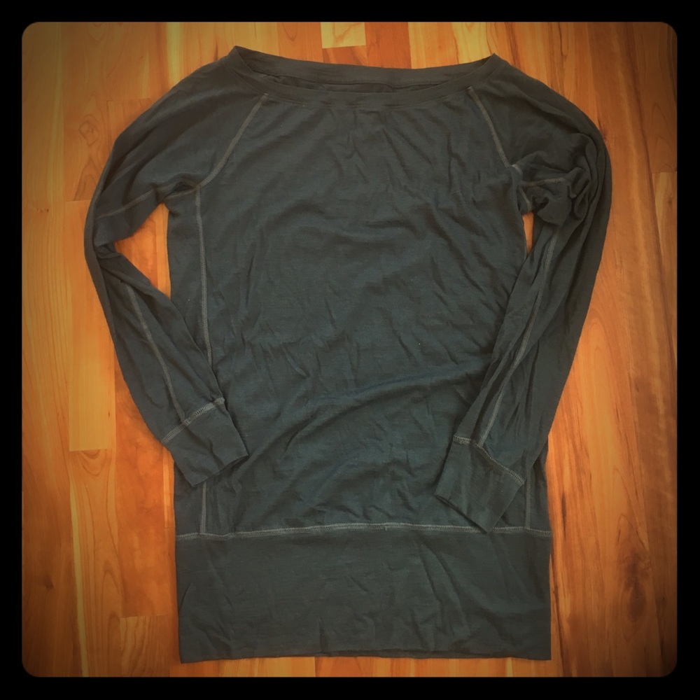 Size medium long sleeve Nike