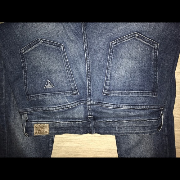 Guess Jeans - Sophia Curvy - Picture 2 of 3