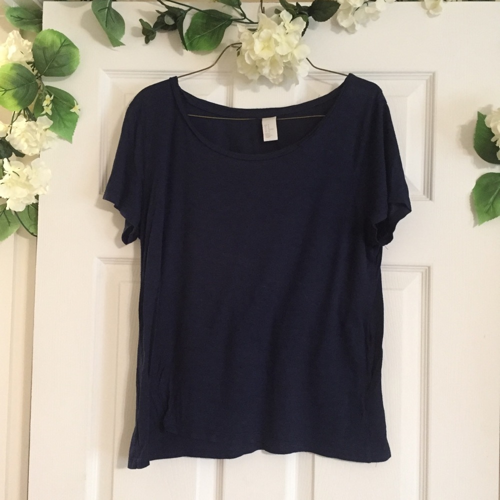 🎉Sale🎉 H&M Basic Tee