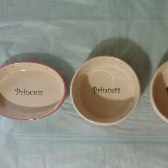 Princess Polka Dot Ceramic Food And Water Set - Picture 2 of 3