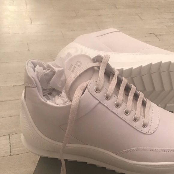 Brand new sneakers - Picture 4 of 4