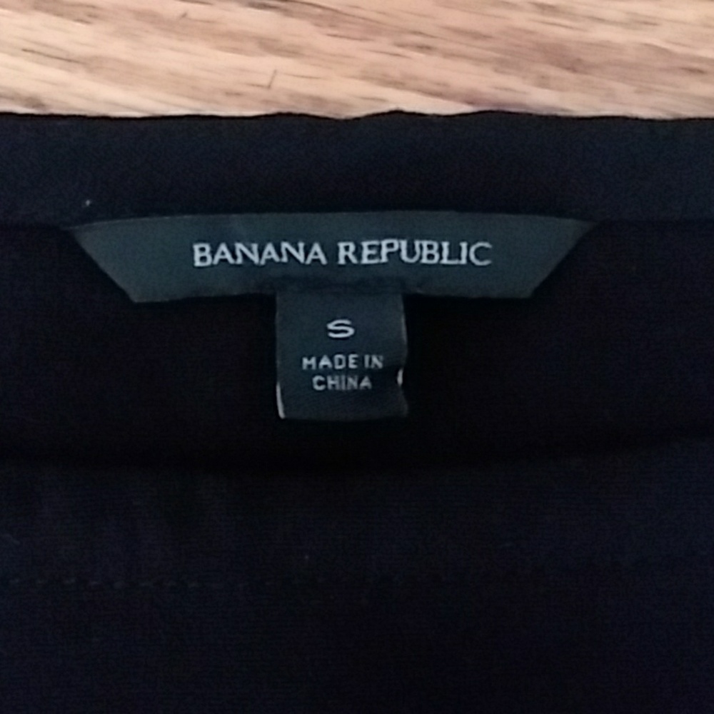 Banana Republic black boat neck high low top - Picture 4 of 5