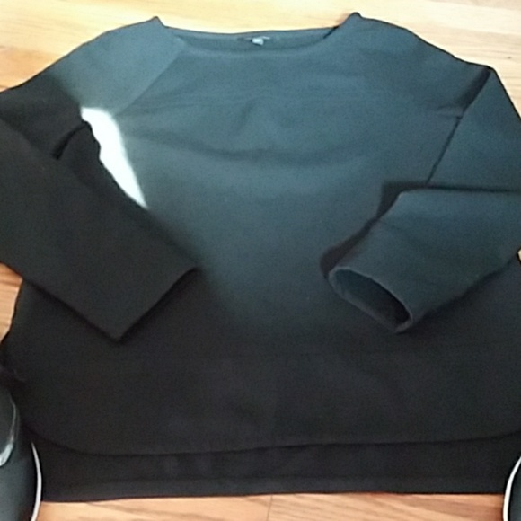 Banana Republic black boat neck high low top - Picture 3 of 5