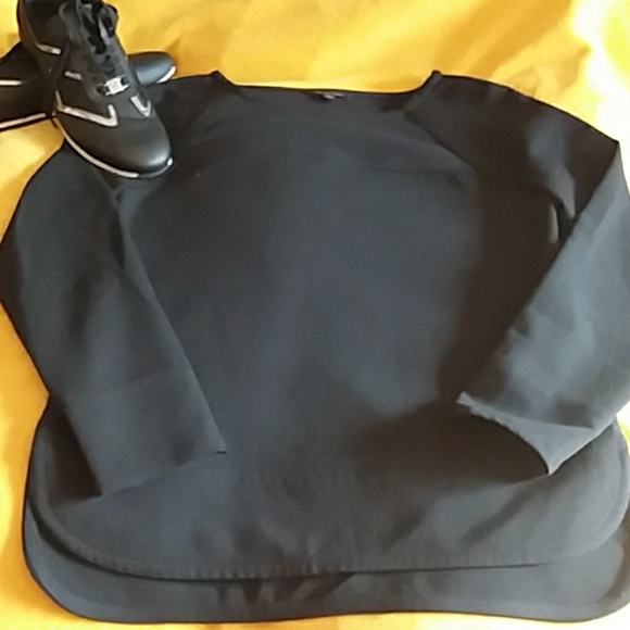 Banana Republic black boat neck high low top - Picture 2 of 5