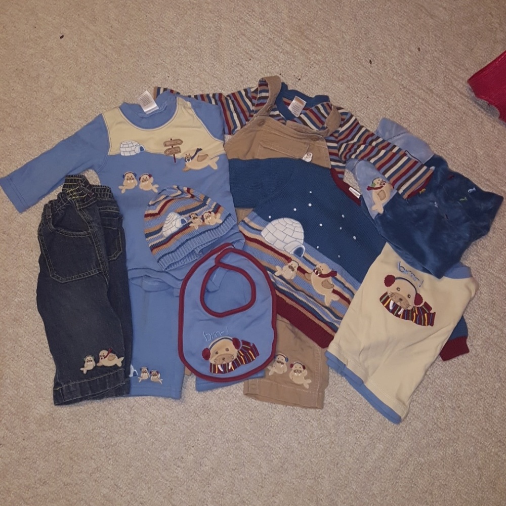 Gymboree size 6 to 12 mo, 11 piece  Brrrrr seals