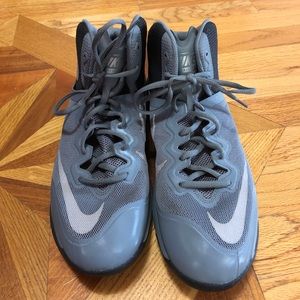 Nike basketball shoes Men’s size 9