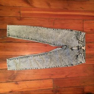 🔴 Forever 21 Cropped (Ankle) Acid Wash Jeans