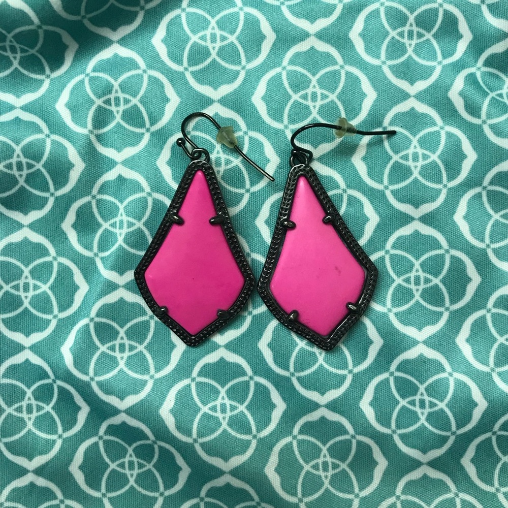 Kendra Scott gunmetal & magenta Alex drop earrings