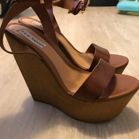 Wedged heels - Picture 3 of 4