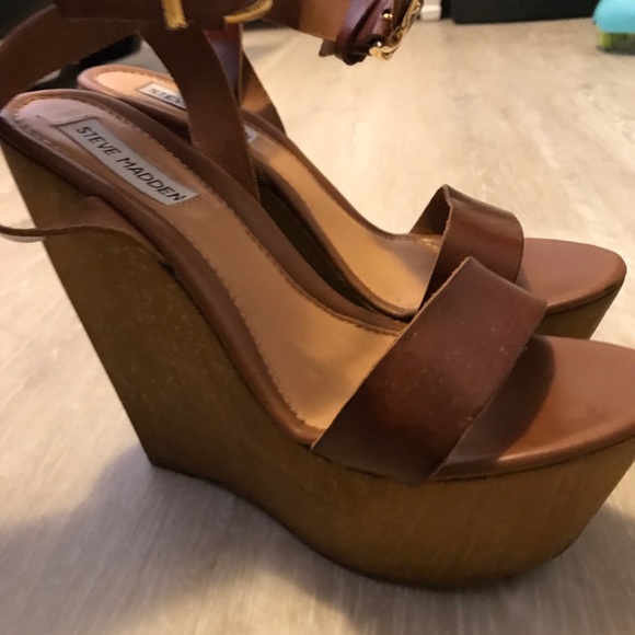 Wedged heels - Picture 4 of 4