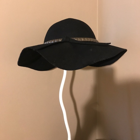 Oversized hat - Picture 2 of 3