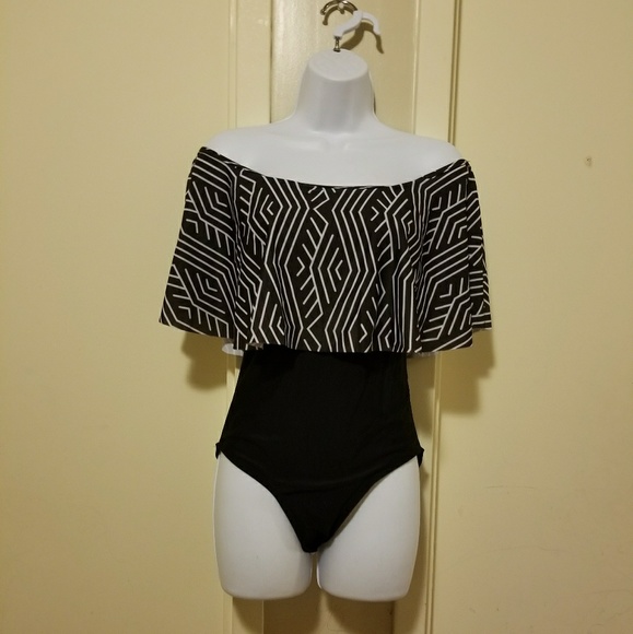 swimsuit - Picture 3 of 4